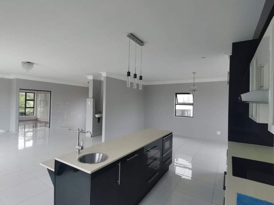 3 Bedroom Property for Sale in Cove Rock Eastern Cape